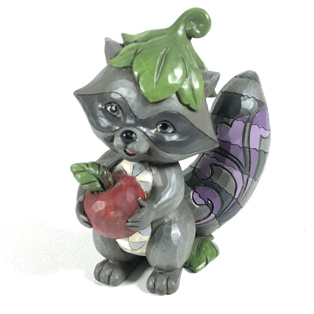 Vintage! Jim Shore Masked Bandit Raccoon  Figurine with apple on his hand